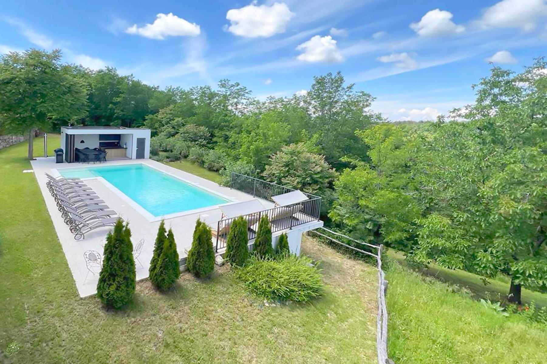 Villas Martincici With Large Pool Грожнян Экстерьер фото